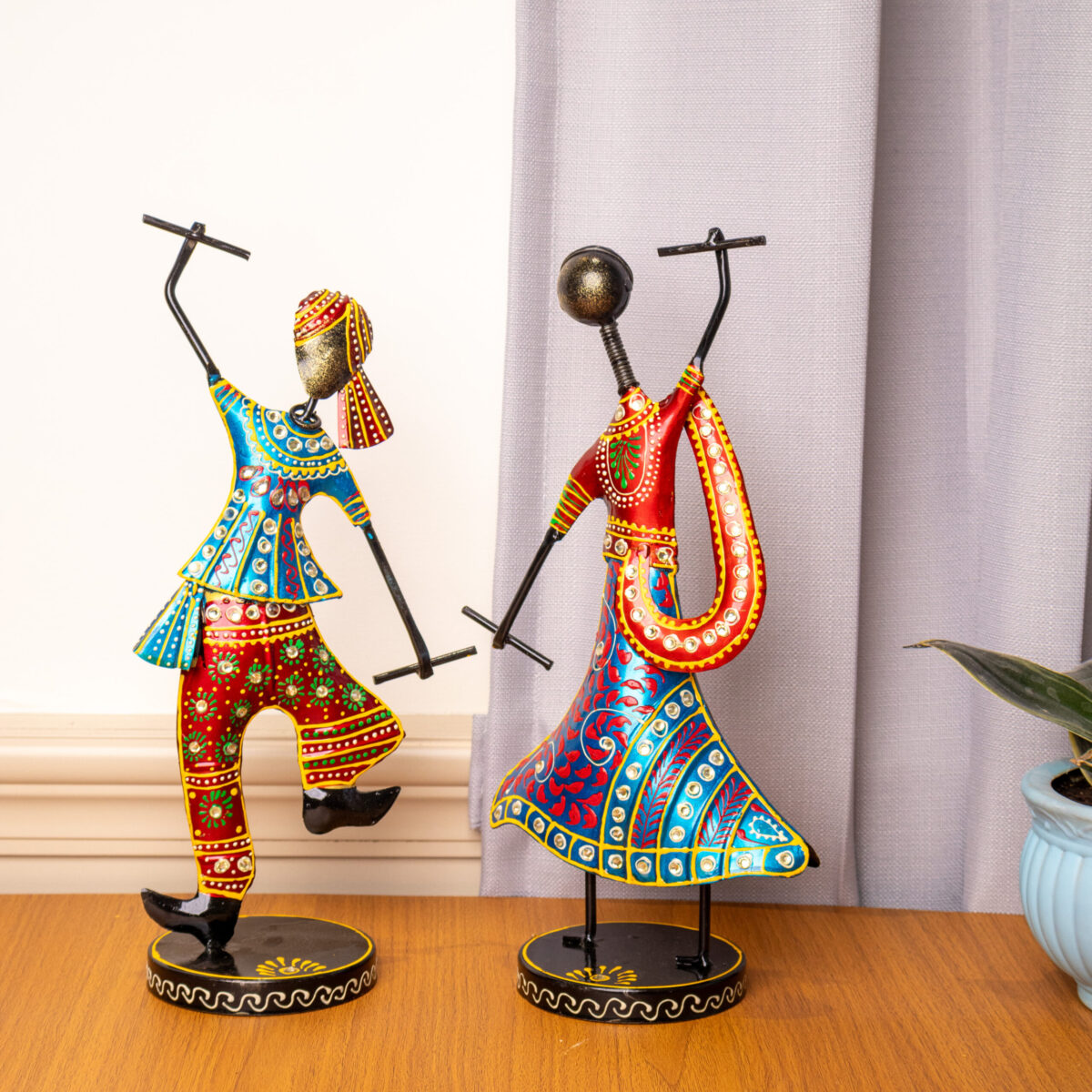 metal Gujarati man woman (1)