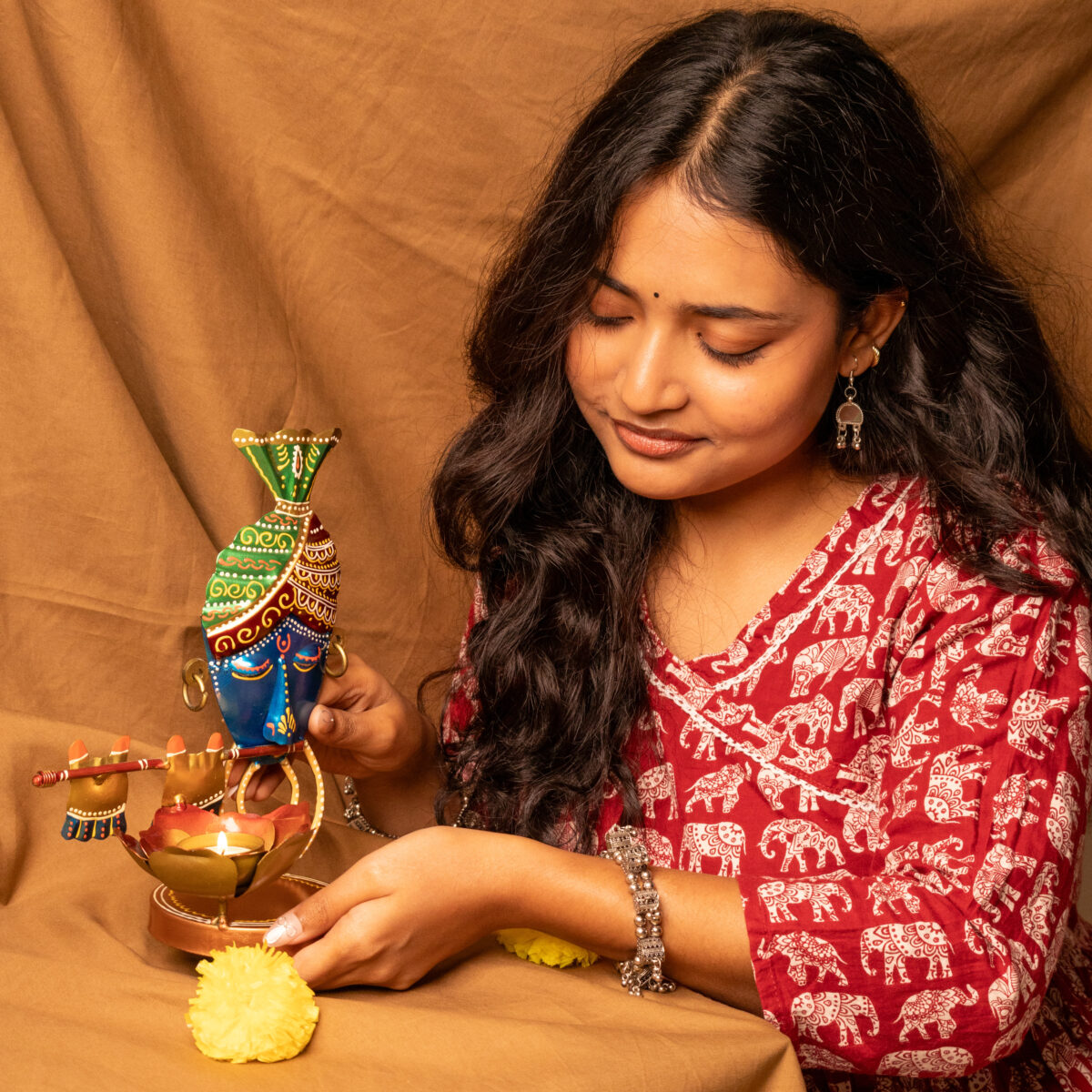 metal Krishna t light (1)