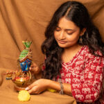 metal Krishna t light (1)