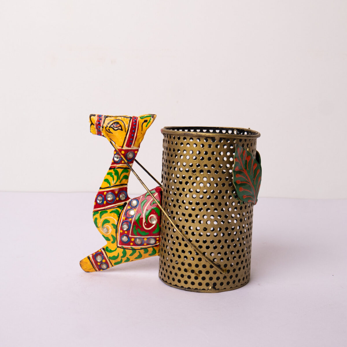 metal camel pen stand (5)