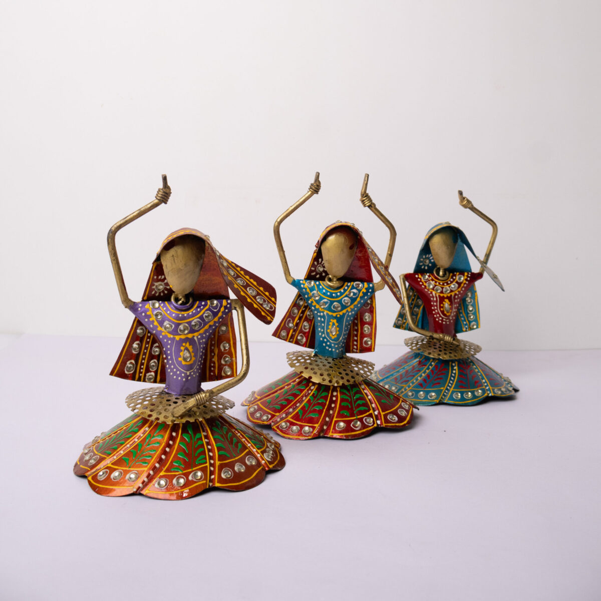 metal dancing ladies (10)