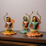 metal dancing ladies (3)