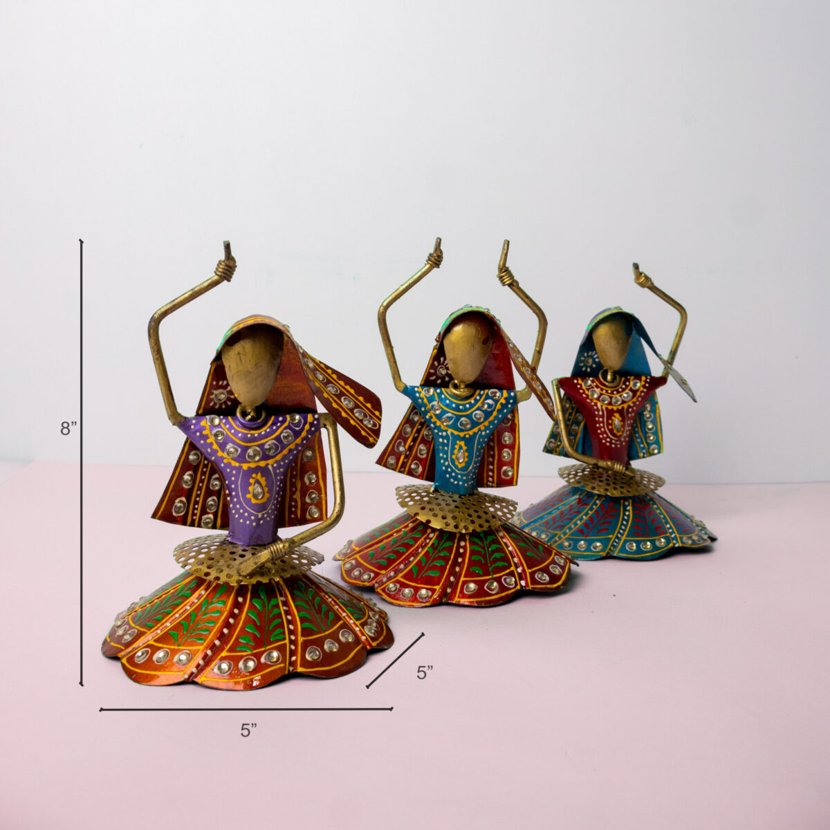 metal dancing ladies (4)