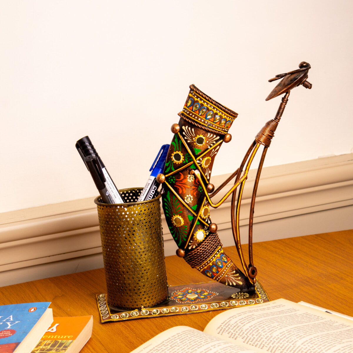 metal lady flower stand (1)