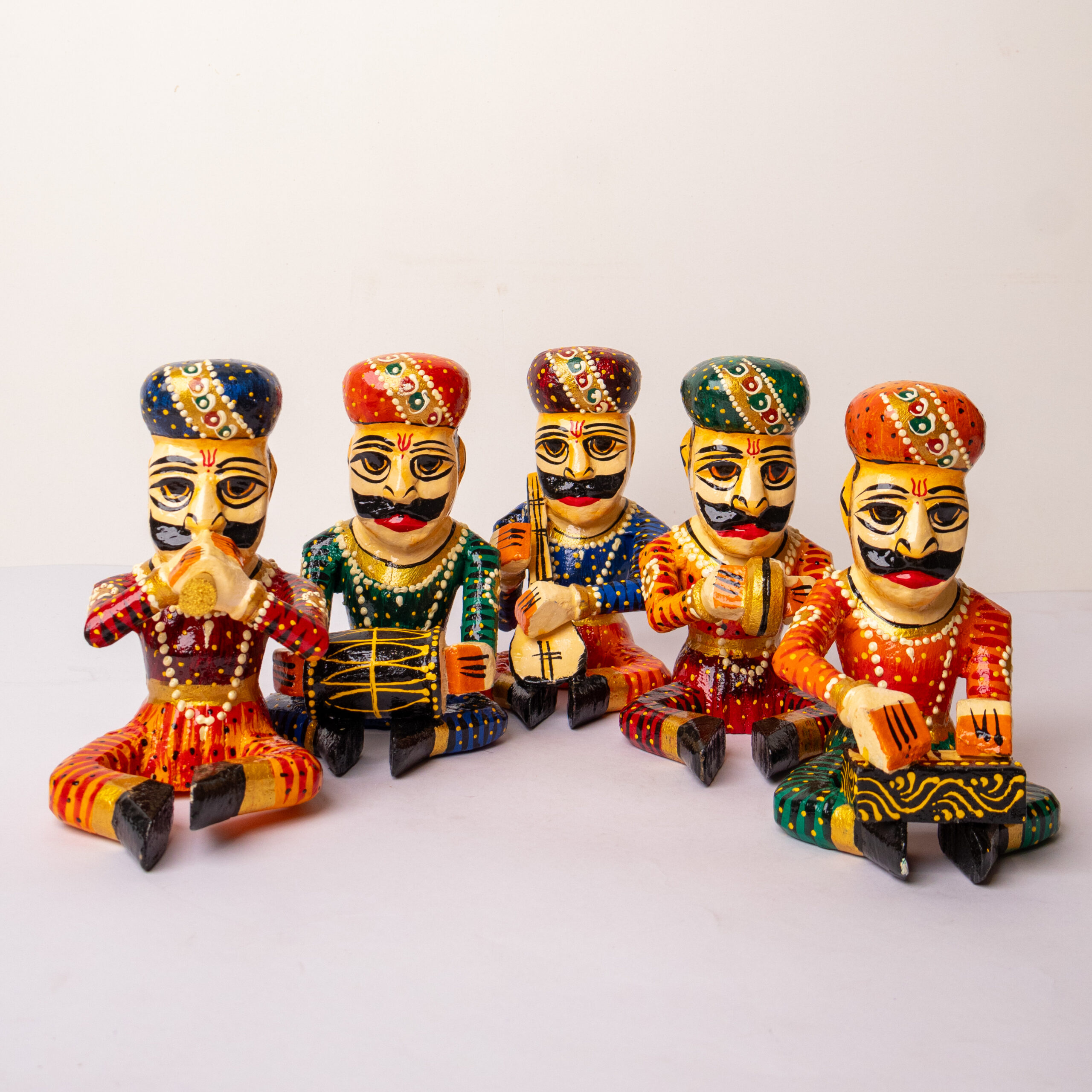 wooden rajasthani musician (1)